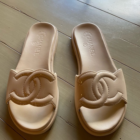 CHANEL Cream Mules - Picture 1 of 11